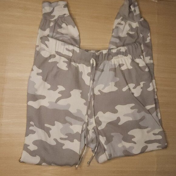 Wandering Dreams Grey Cream Camouflage Lounge Jogger Pants Medium - Picture 1 of 7